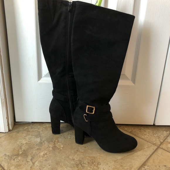 Black suede boot - Picture 2 of 3